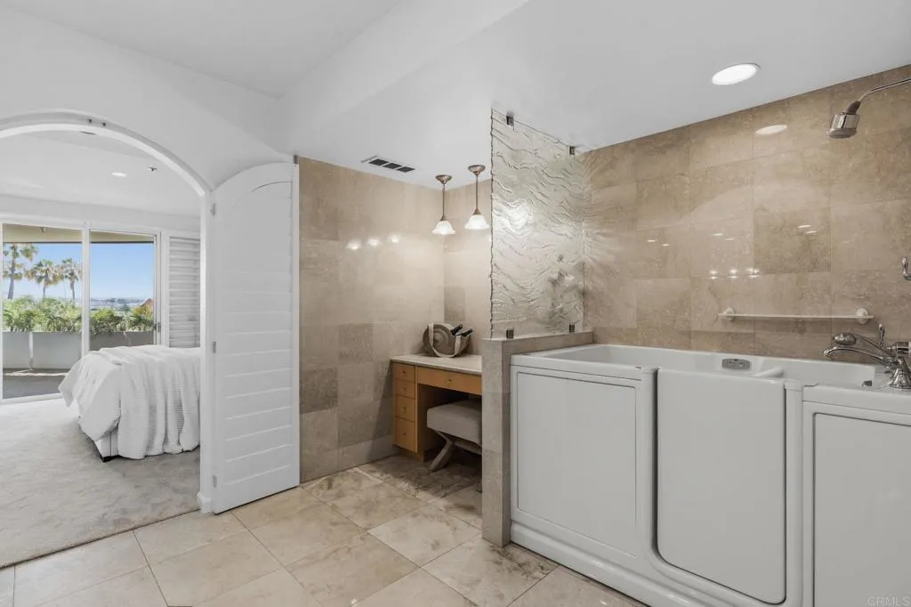 https://cdn.realtyfeed.com/cdn/127/306701353/ded1f22a21356404711868ddd710481d.webp