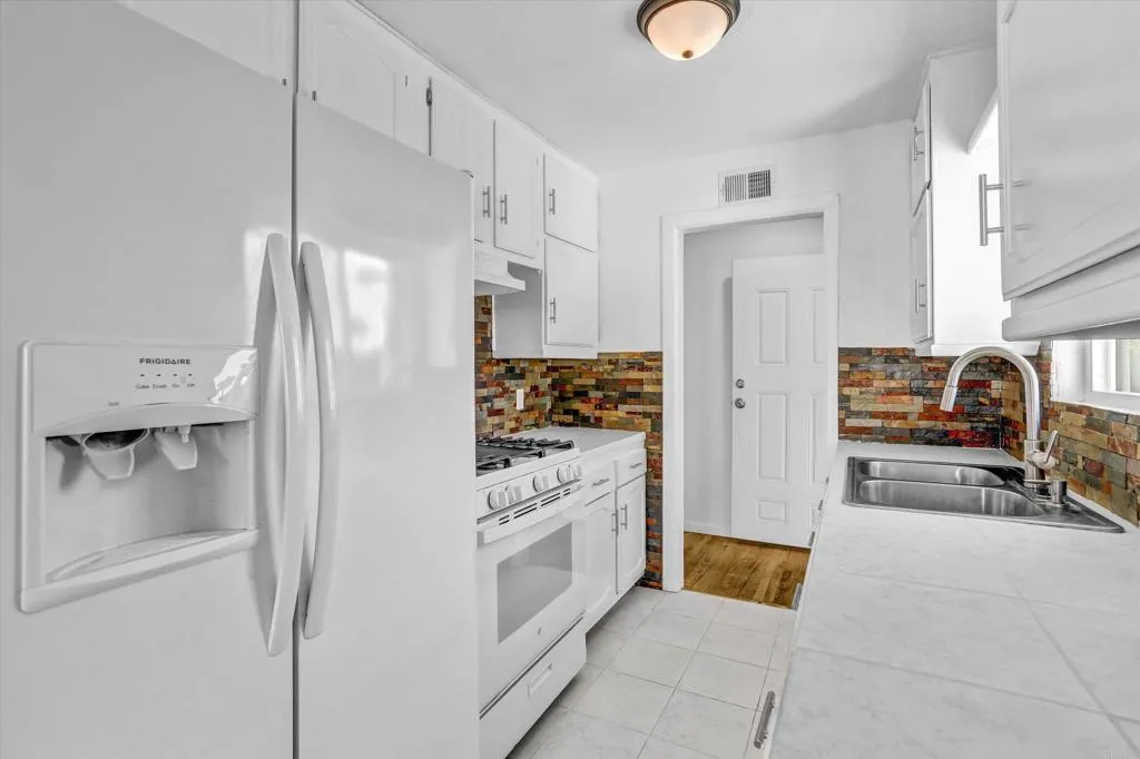 https://cdn.realtyfeed.com/cdn/127/306701374/7af0ef27528d548453b21f147dd1c383.webp