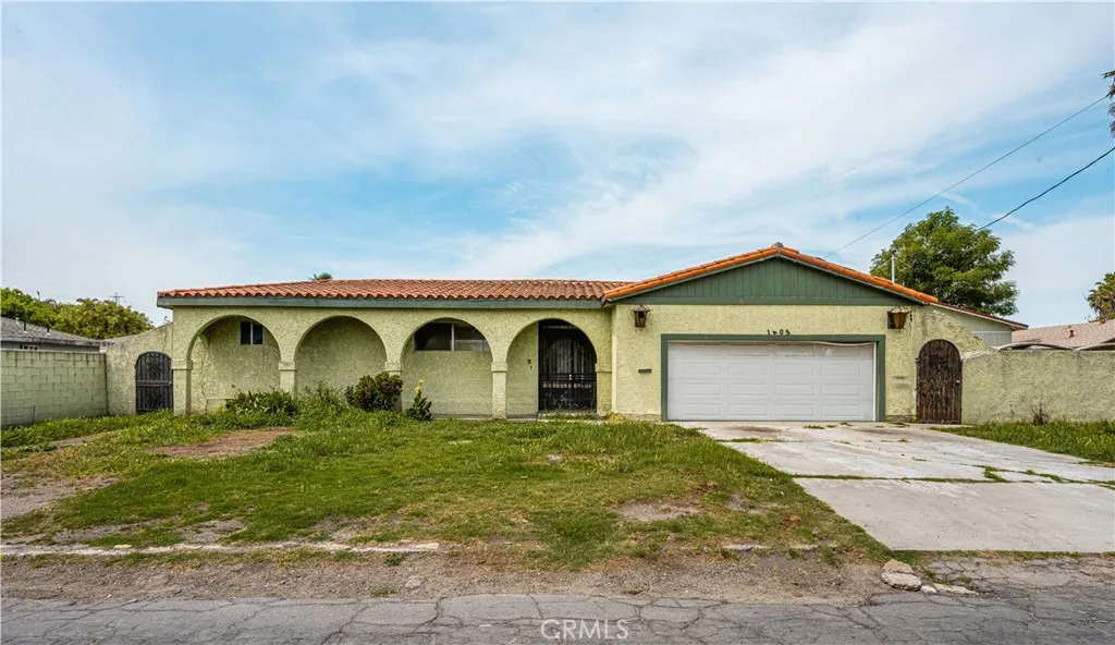 1405 S Center Avenue