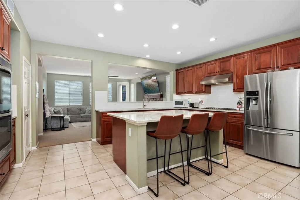 https://cdn.realtyfeed.com/cdn/127/306701573/0427864163fc2fff3a982dceaa199c90.webp