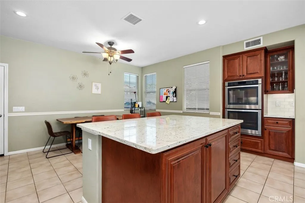 https://cdn.realtyfeed.com/cdn/127/306701573/c91ace3ea0753f6388cf211ad6d3262c.webp