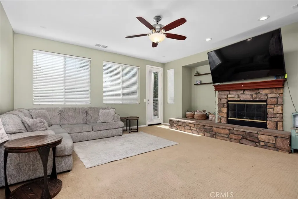 https://cdn.realtyfeed.com/cdn/127/306701573/d504e90ca4ceabb1485bddc2f6c2984c.webp