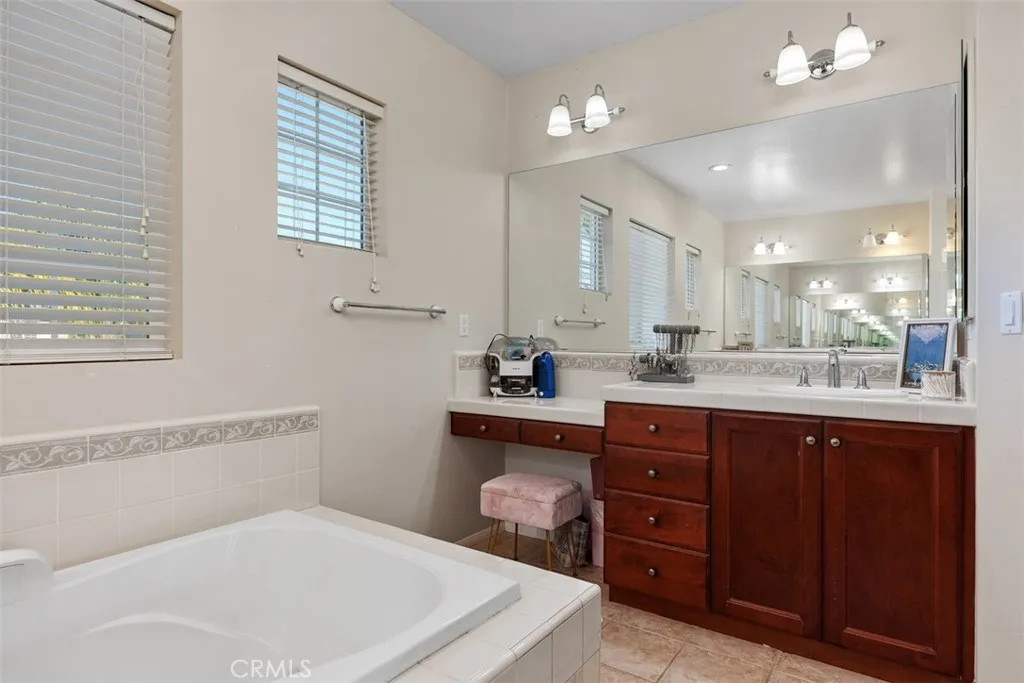 https://cdn.realtyfeed.com/cdn/127/306701573/ece4ccc78178b99efa4c1141b28a089d.webp