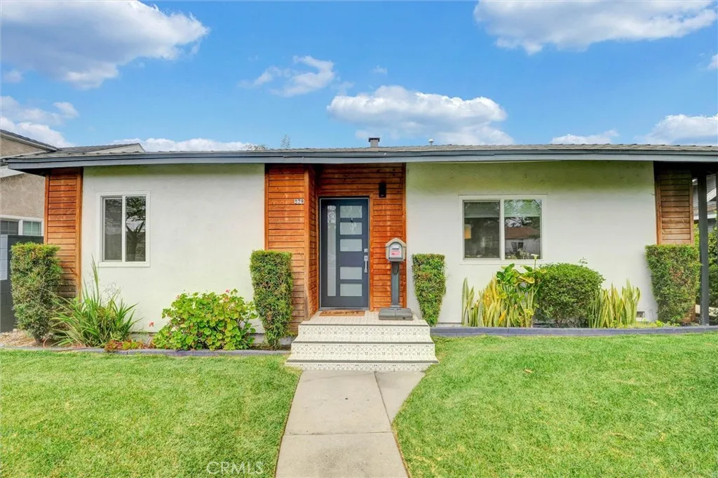 Azusa, CA 91702