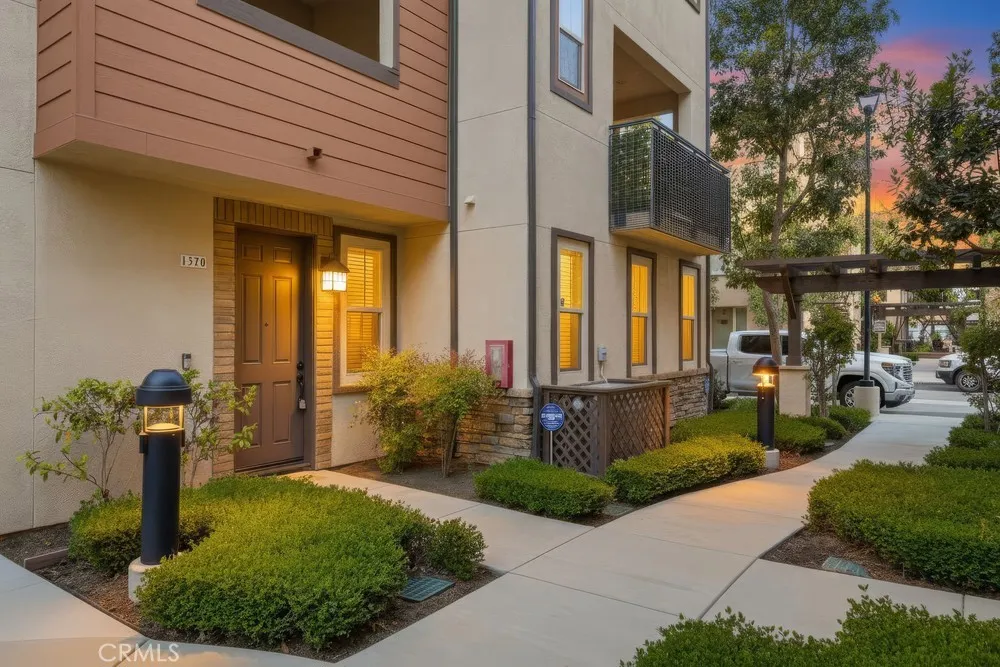 Fullerton, CA 92833