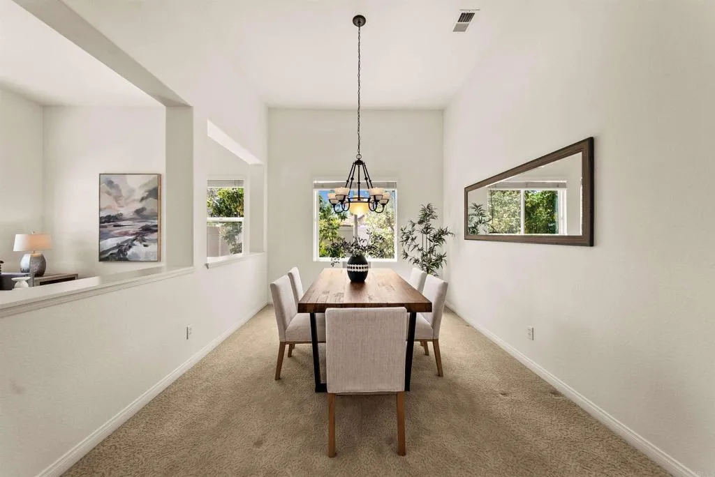 https://cdn.realtyfeed.com/cdn/127/306701672/09c0528fc9cdb8fbac9694423a4370af.webp