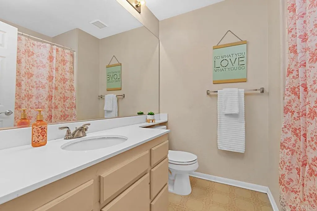 https://cdn.realtyfeed.com/cdn/127/306701710/00d52a12d348d232750d019eef3a3645.webp
