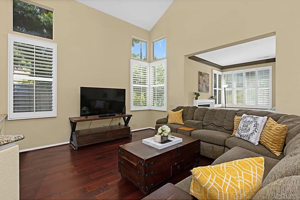 https://cdn.realtyfeed.com/cdn/127/306701710/0b3f93990cfe44ba266511e0ed395447.webp