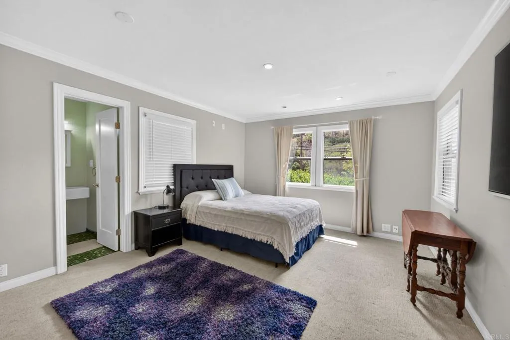 https://cdn.realtyfeed.com/cdn/127/306701712/1bbe652e76ac07ceeb04bd06f53269d8.webp