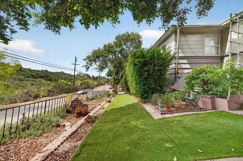 https://cdn.realtyfeed.com/cdn/127/306701712/4bb75258f4588a738c19f5b906f66d10.webp