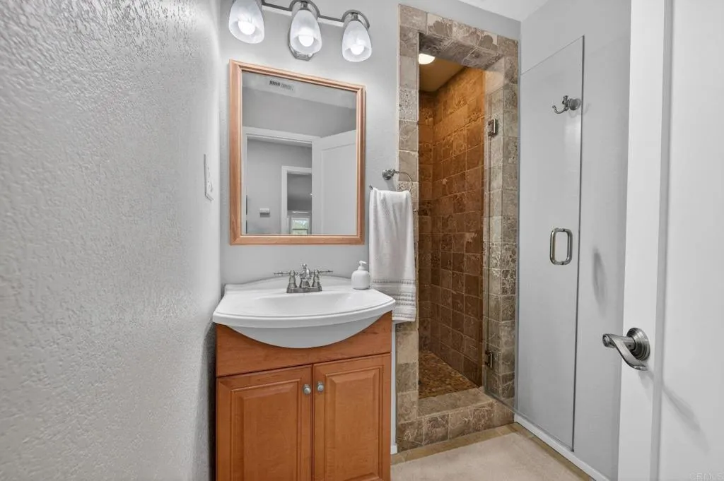 https://cdn.realtyfeed.com/cdn/127/306701712/52a4e70e1cba08ec56621f99f38e3bfa.webp