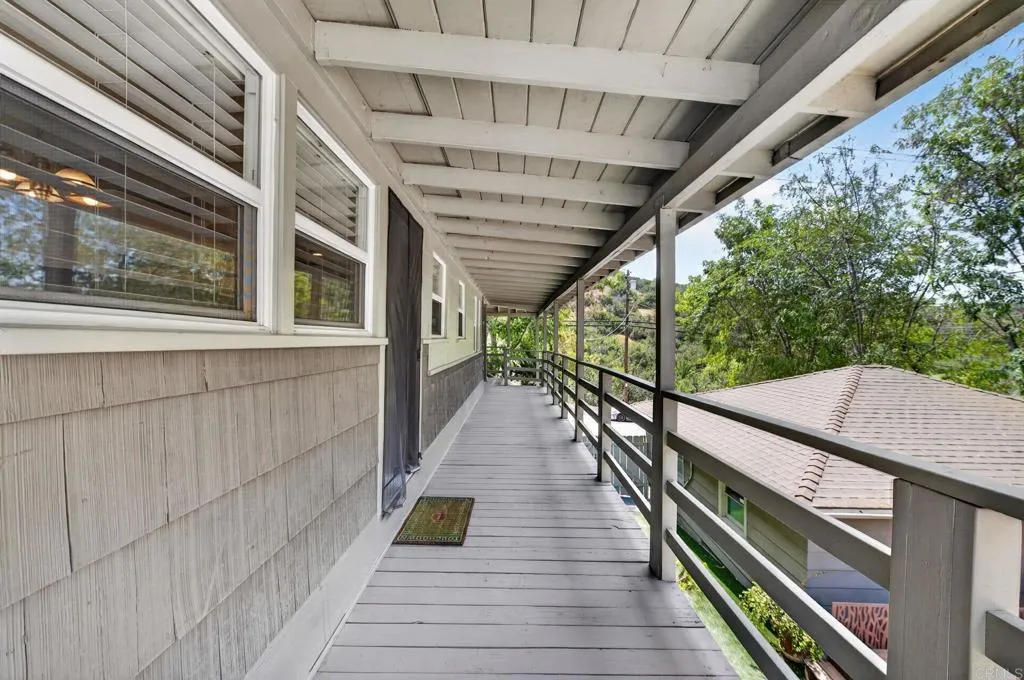 https://cdn.realtyfeed.com/cdn/127/306701712/8093a879433288245261527510b9faec.webp