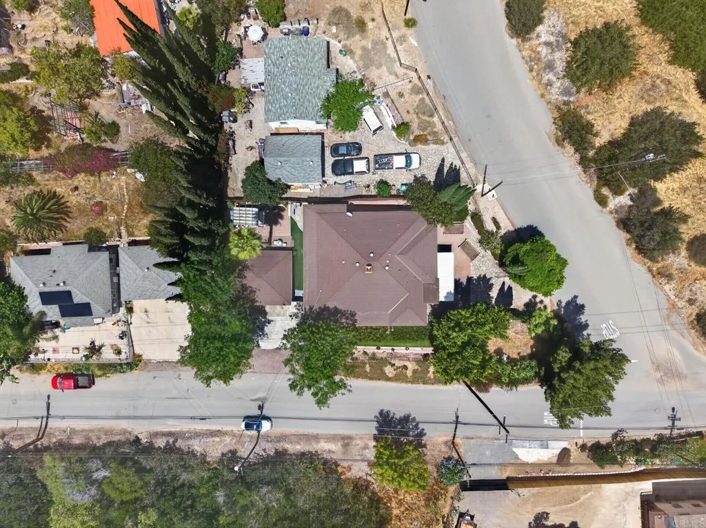 https://cdn.realtyfeed.com/cdn/127/306701712/8c7ef71ff8be782fe514ad0874d5e530.webp
