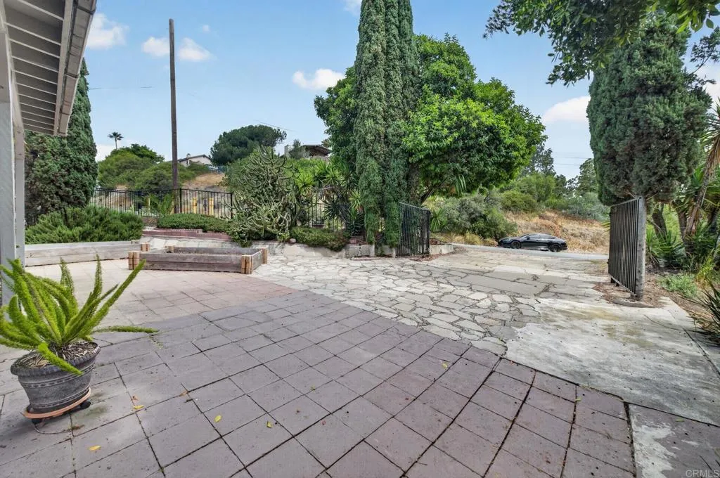 https://cdn.realtyfeed.com/cdn/127/306701712/8c872b8730b10424b292fc8a9f75228d.webp