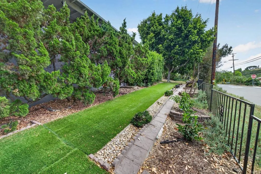 https://cdn.realtyfeed.com/cdn/127/306701712/97cbd415f9fcdddf4fbc38f2d149aeab.webp