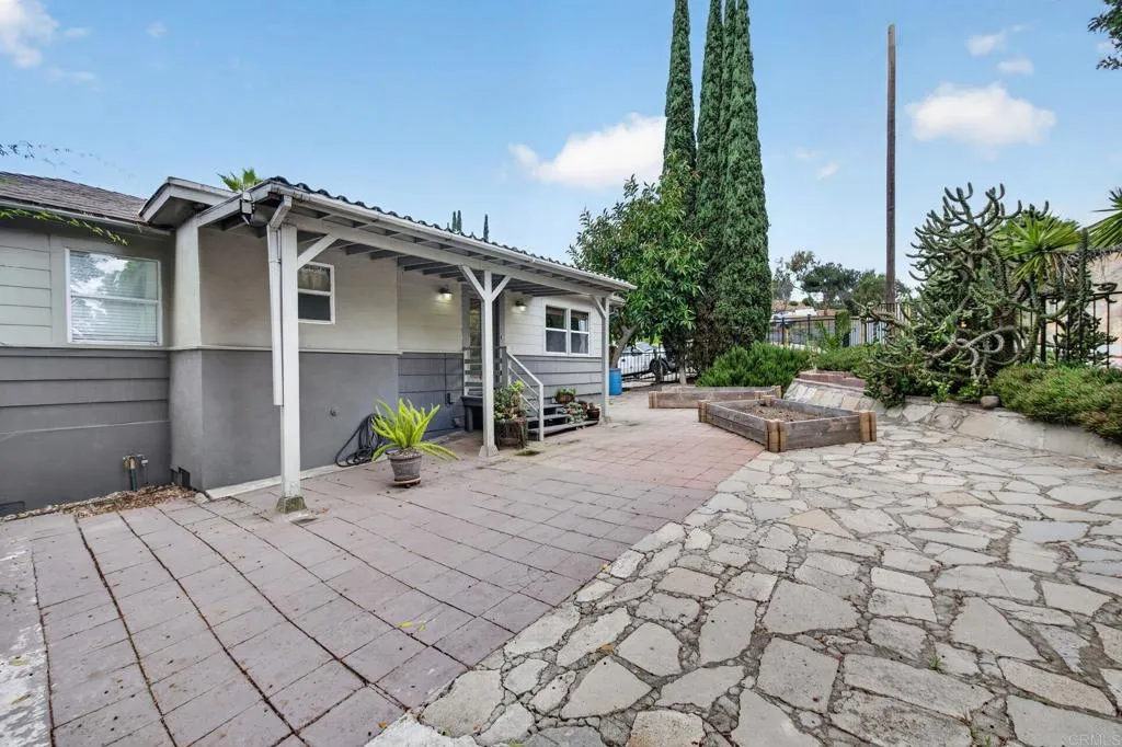 https://cdn.realtyfeed.com/cdn/127/306701712/9e699d1f4fa40a2accb044aa44d0de63.webp