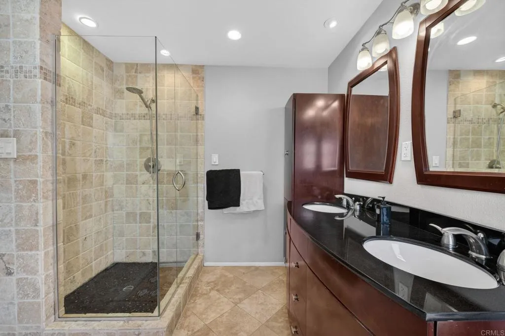 https://cdn.realtyfeed.com/cdn/127/306701712/a530fdbe7269659853986edcccc32b8d.webp