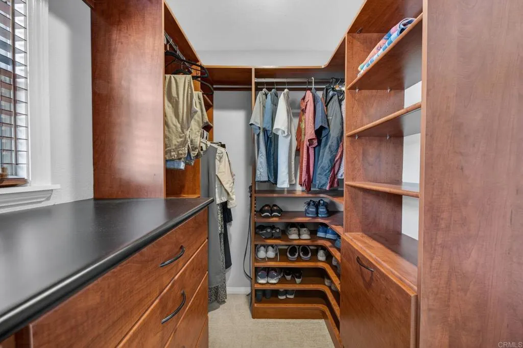 https://cdn.realtyfeed.com/cdn/127/306701712/d17c1e62873ad357853804ba8f53cbf1.webp