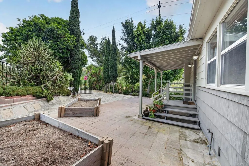 https://cdn.realtyfeed.com/cdn/127/306701712/f256d72942f01f1341518092a16bc0f3.webp