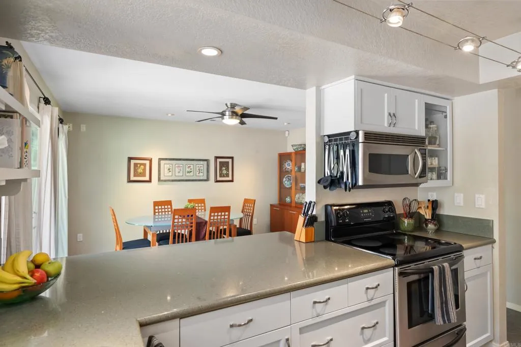 https://cdn.realtyfeed.com/cdn/127/306701726/085f644481334efbfe9715eec5c2b41e.webp