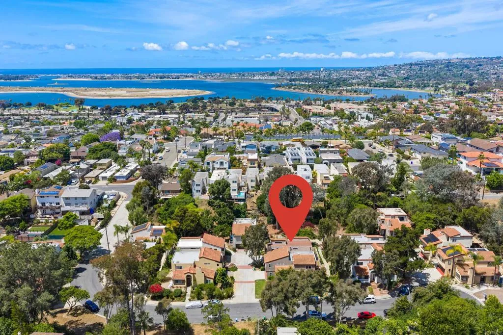 https://cdn.realtyfeed.com/cdn/127/306701726/1f8a425edaa2e9515cc5a1bac962917f.webp