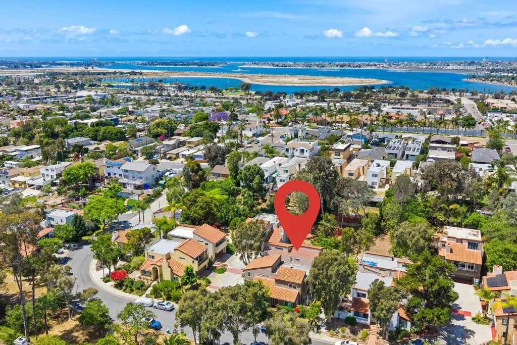 https://cdn.realtyfeed.com/cdn/127/306701726/7a1bbb07ecd5a77e81586b5173a6c3ab.webp