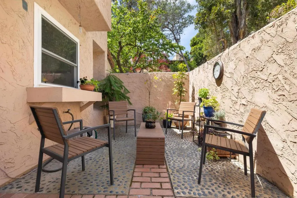 https://cdn.realtyfeed.com/cdn/127/306701726/a6e5f658d54f7cf8ad79388acfd2c086.webp