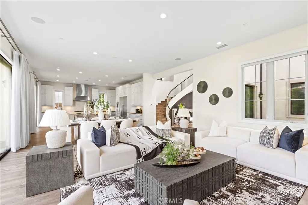 57 Pulsar, Irvine, CA, 92618