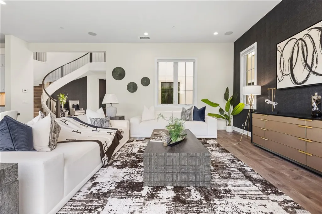 57 Pulsar, Irvine, CA, 92618