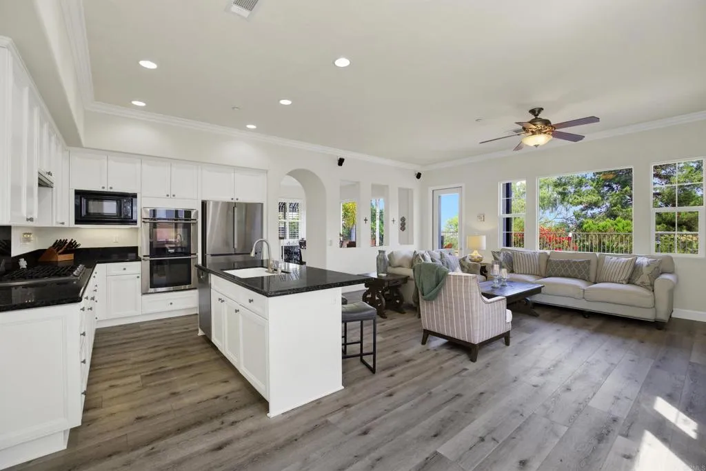 https://cdn.realtyfeed.com/cdn/127/306701764/bcc03b57facb49aa63d97a9df83364db.webp