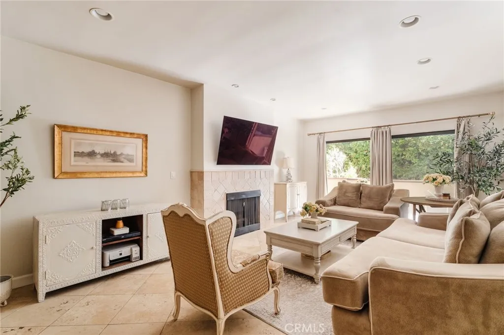 2332 Fox Hills Unit 103