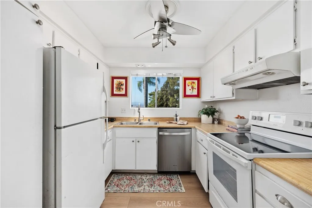 Photo #12: SW26084485 Listing: Photo #12