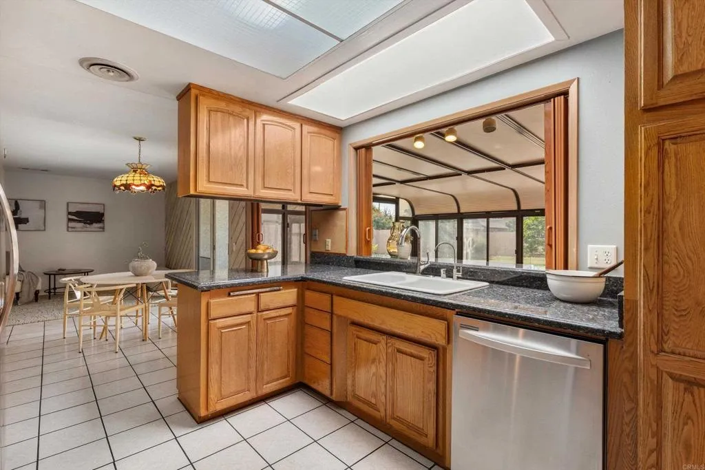 https://cdn.realtyfeed.com/cdn/127/306701899/6ade66011d5574b7a98ab43a4a798c85.webp