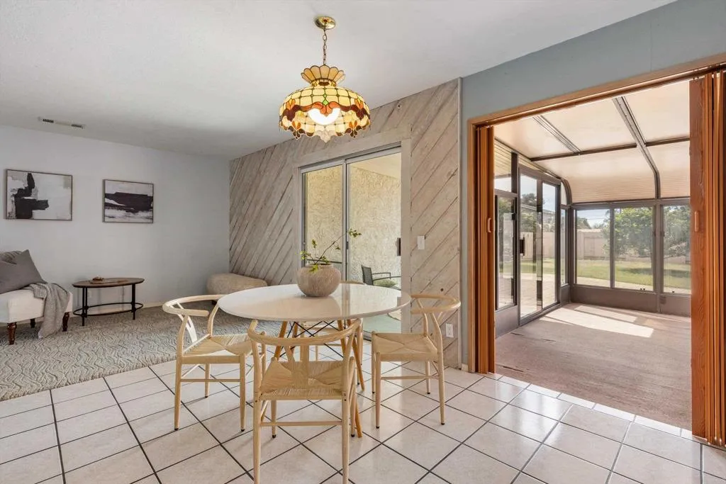 https://cdn.realtyfeed.com/cdn/127/306701899/9f754130c34e576a98852a0795b29375.webp