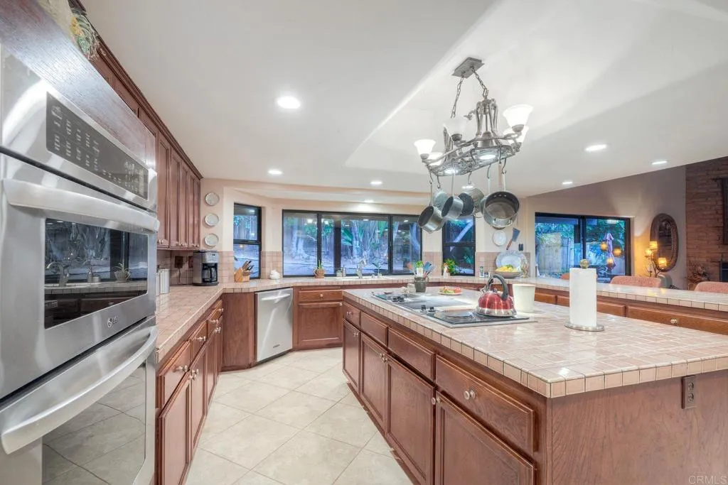 https://cdn.realtyfeed.com/cdn/127/306701900/647b04bc430f2655e9c7cdbdd4550ca7.webp