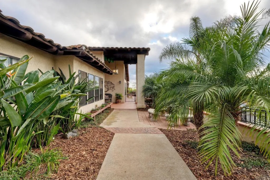 https://cdn.realtyfeed.com/cdn/127/306701900/6edb09f4bb213e8a54526655e68dfdfa.webp