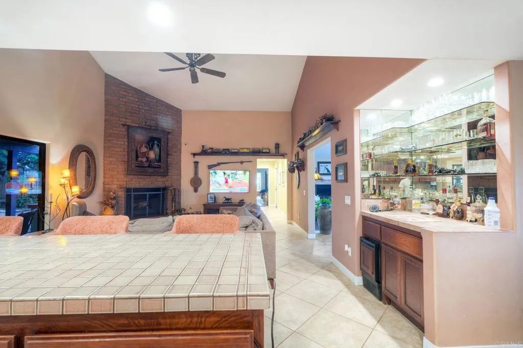 https://cdn.realtyfeed.com/cdn/127/306701900/9aeeceb1fd0c034651ba20947d0dc34b.webp