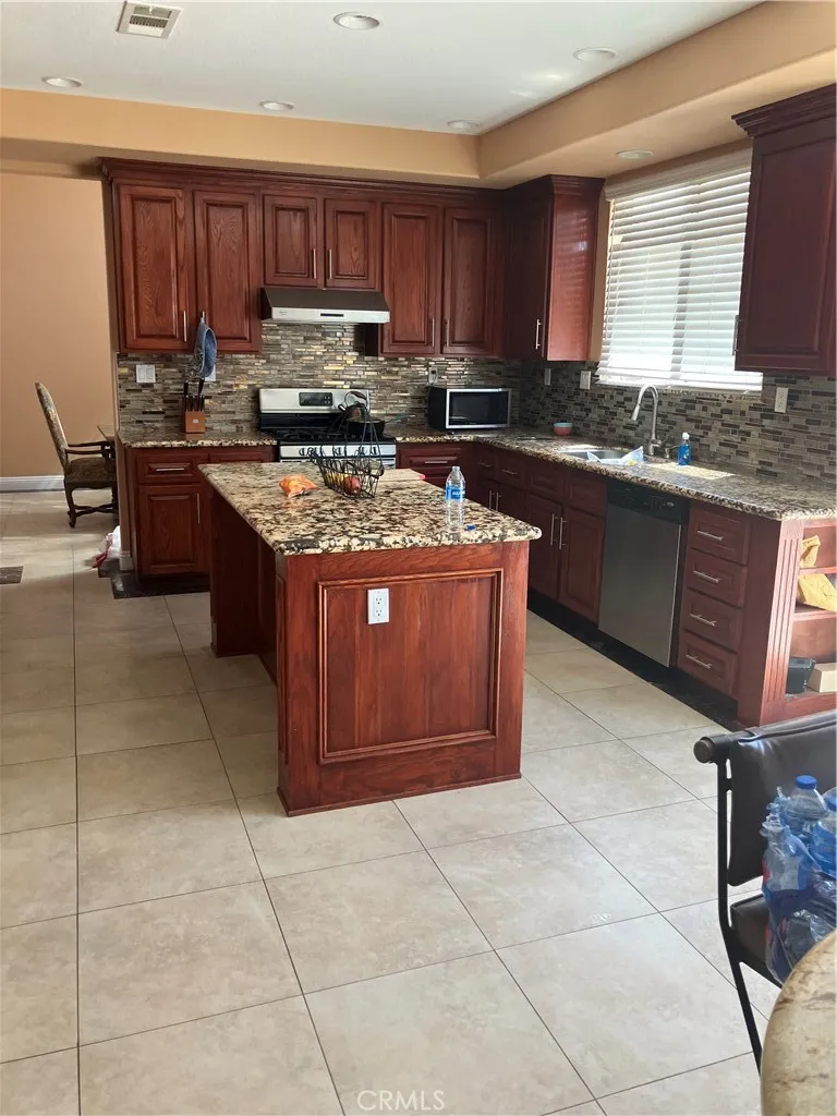 11968 Taylor Court, Victorville, CA 92392 - Photo 5 of 5, Victorville, CA
