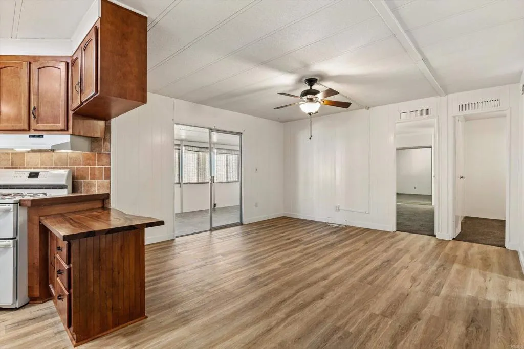 https://cdn.realtyfeed.com/cdn/127/306701933/a71994ff3a22ab1664022a6b46ead143.webp