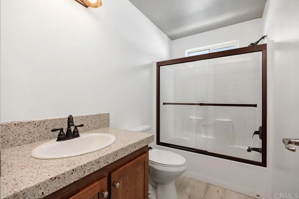 https://cdn.realtyfeed.com/cdn/127/306702015/48e92d09a6ed4278817ce046bb638e94.webp