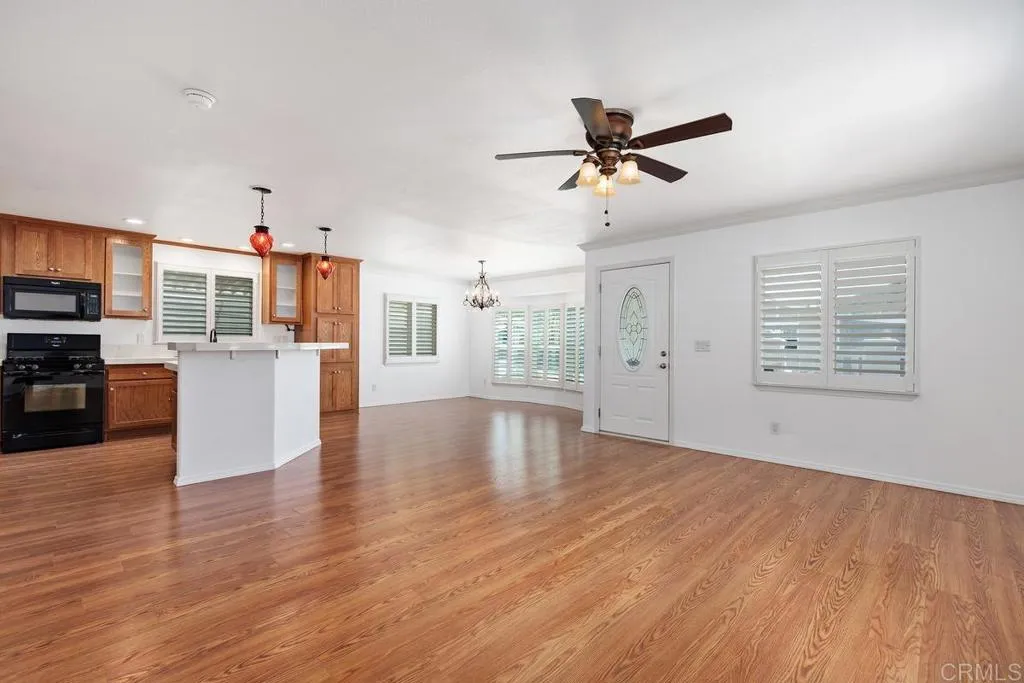 https://cdn.realtyfeed.com/cdn/127/306702015/7345cf724660d16d102d4624e7c7ac88.webp
