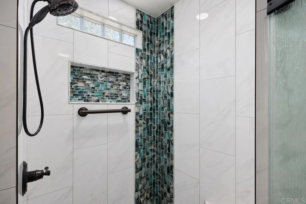 https://cdn.realtyfeed.com/cdn/127/306702015/cf1f3def7e4db2c671ff5a649454f37a.webp
