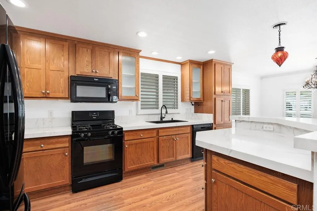 https://cdn.realtyfeed.com/cdn/127/306702015/ead3afc19b50bbcf30f204a5a02d1a84.webp