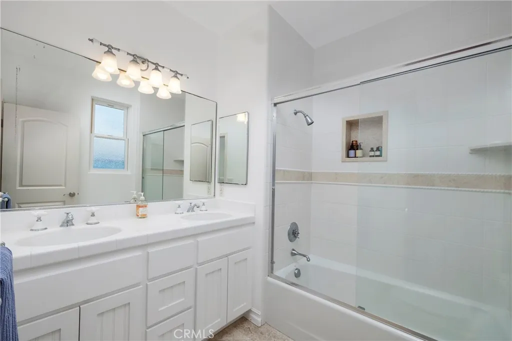 19 Geneva, Long Beach, CA, 90803