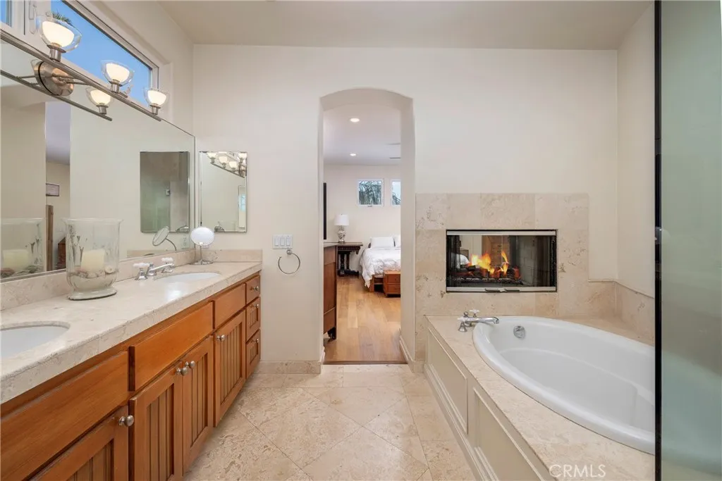 19 Geneva, Long Beach, CA, 90803