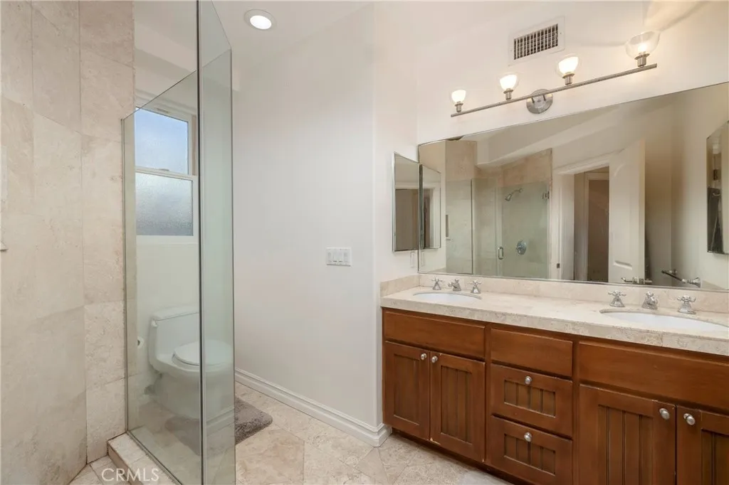 19 Geneva, Long Beach, CA, 90803