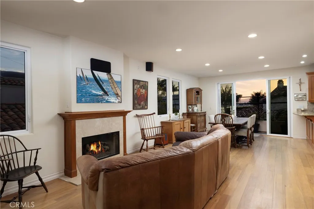 19 Geneva, Long Beach, CA, 90803