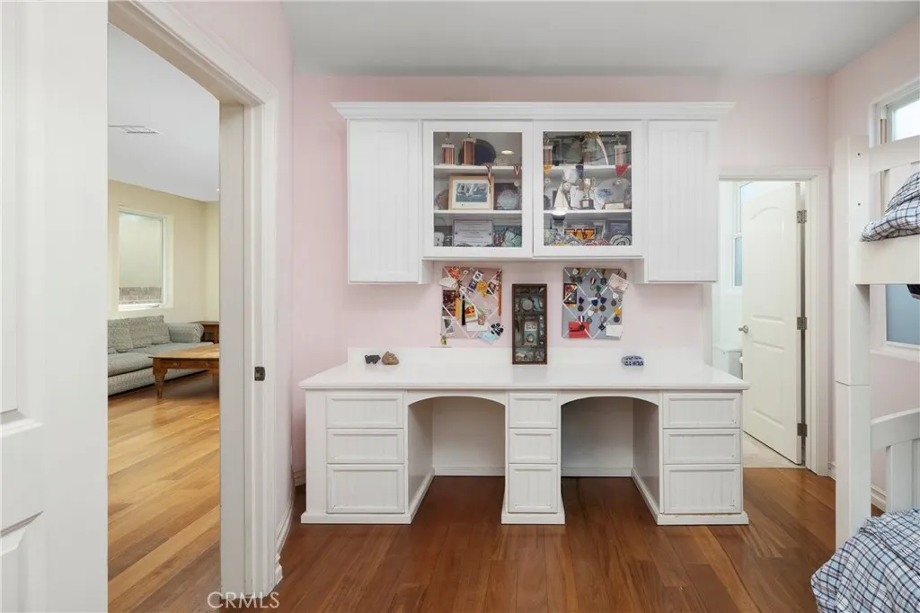 19 Geneva, Long Beach, CA, 90803