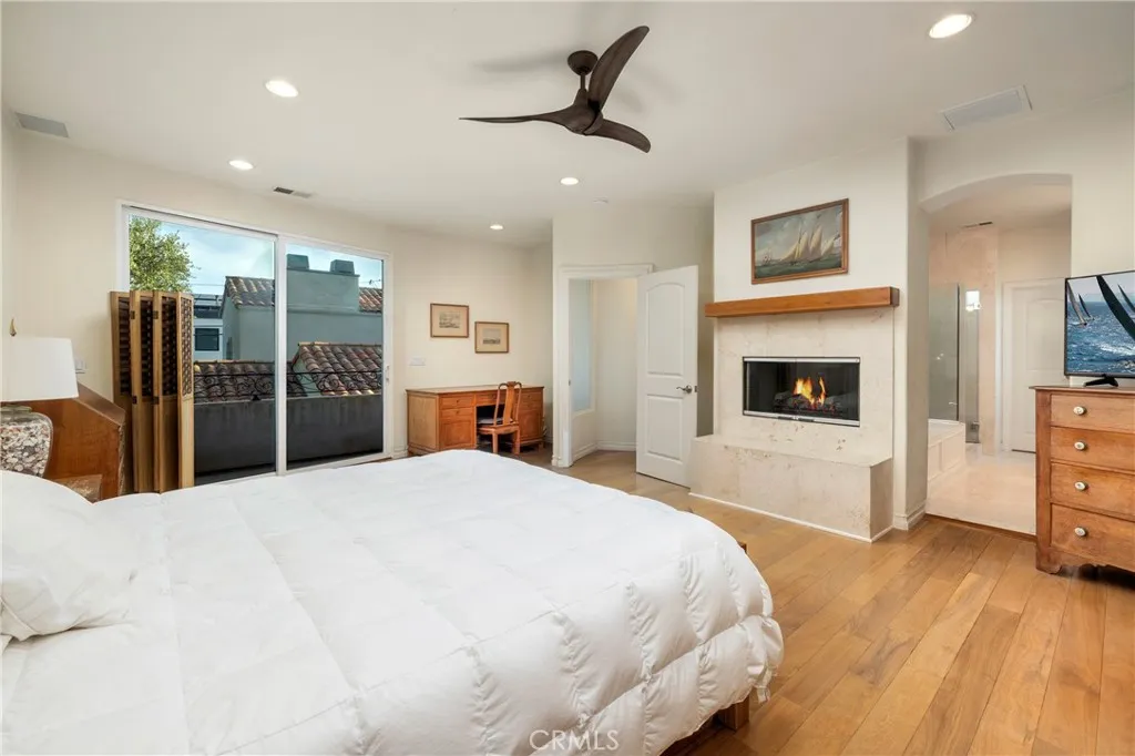 19 Geneva, Long Beach, CA, 90803