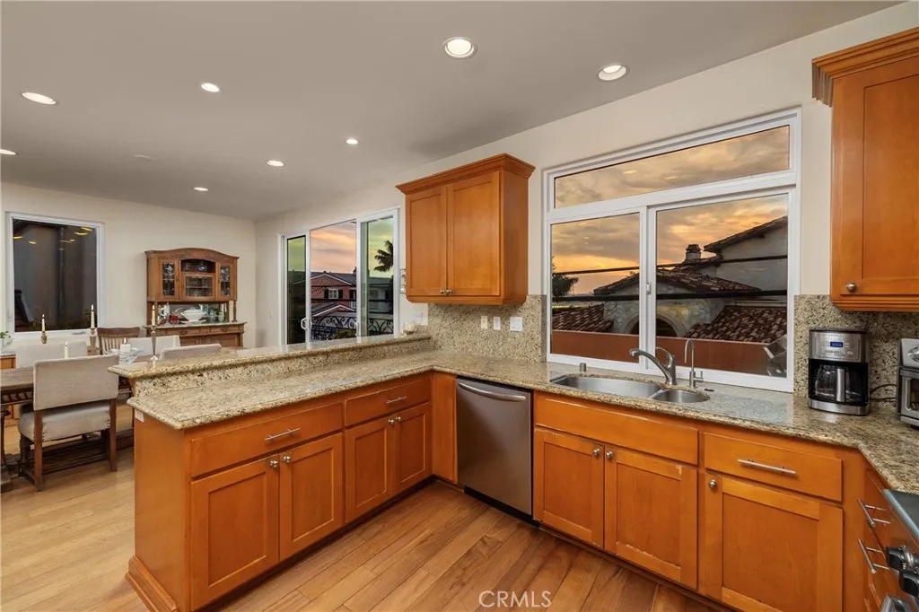 19 Geneva, Long Beach, CA, 90803